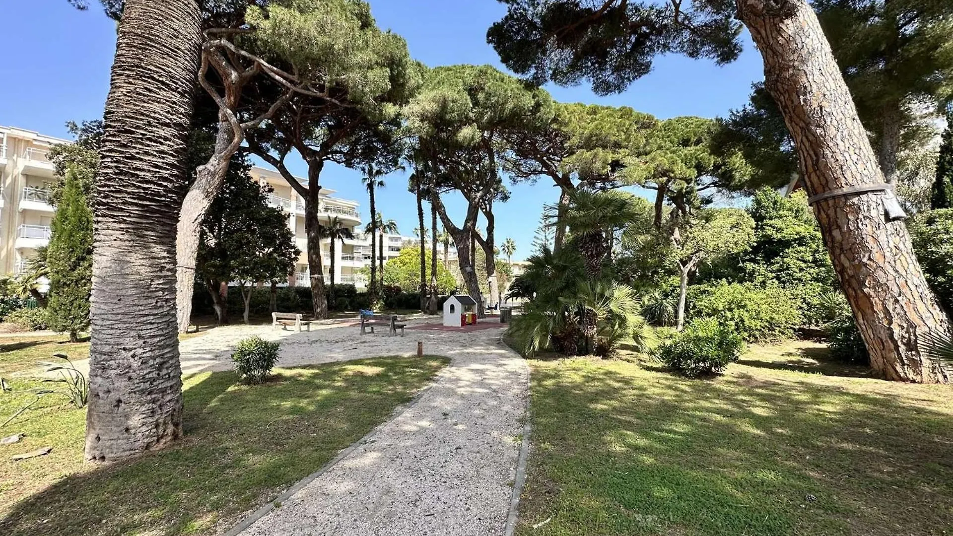 Le Palm, Appartement Climatise Pour 4 Personnes Avec Vue Mer Et Piscine Sur Le Port D'Hyères 0*,